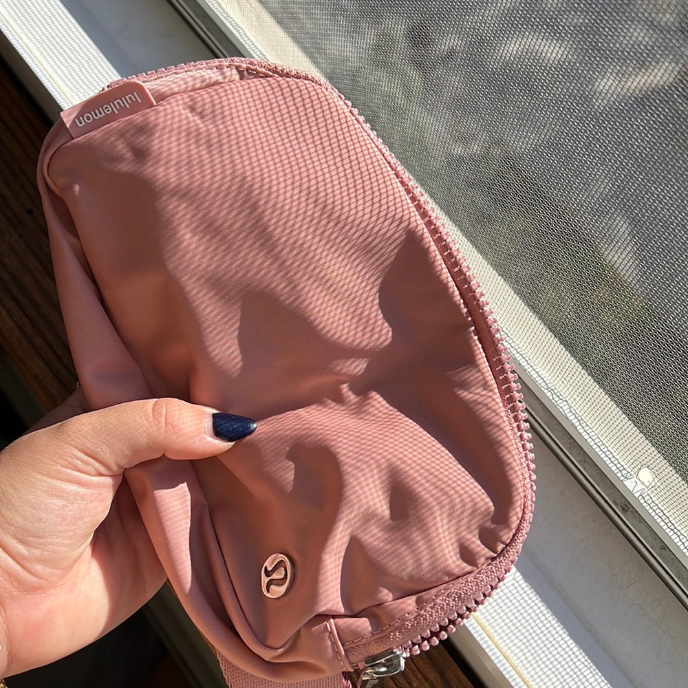 Lululemon everywhere belt bag - Picture 5 of 5